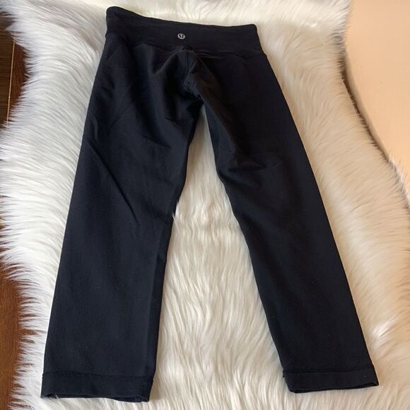 Lululemon Wunder Under Crop *Reversible Size 2 - Picture 9 of 14